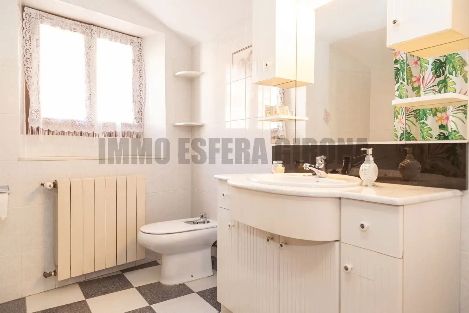 Baño de Casa o chalet en venta en Celrà con Aire acondicionado, Calefacción y Jardín privado