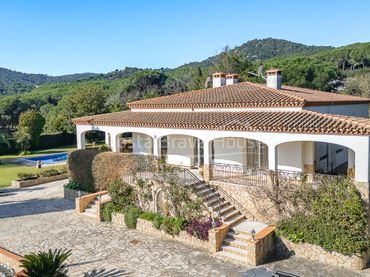 Casa con piscina in vendita a DS AFORES 62 Polígono 7 Parcela 25 0