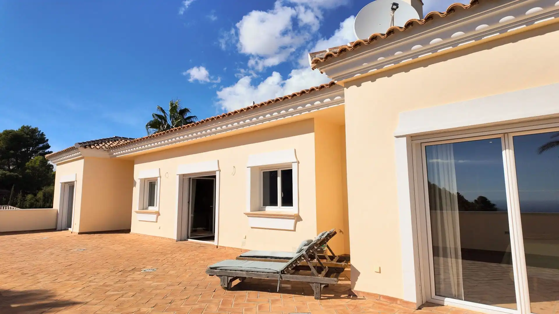 Vista exterior de Finca rústica en venda en Mijas amb Aire condicionat, Traster i Piscina