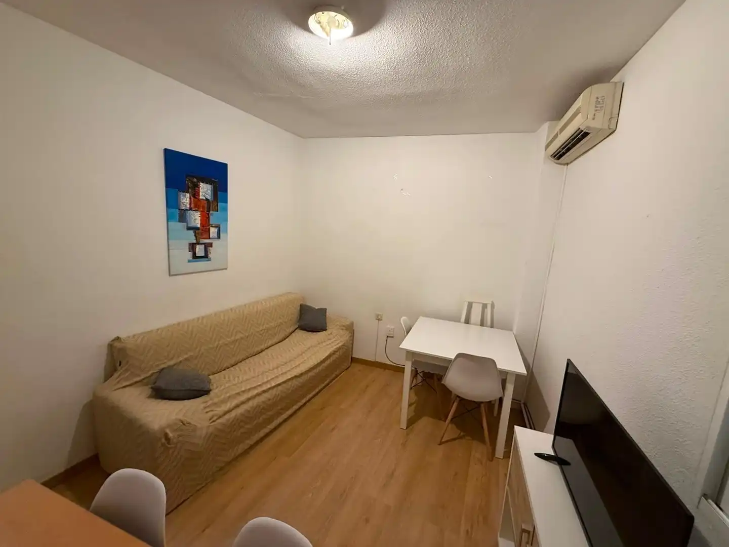 Sala d'estar de Pis en venda en Almería amb Aire condicionat i Terrassa