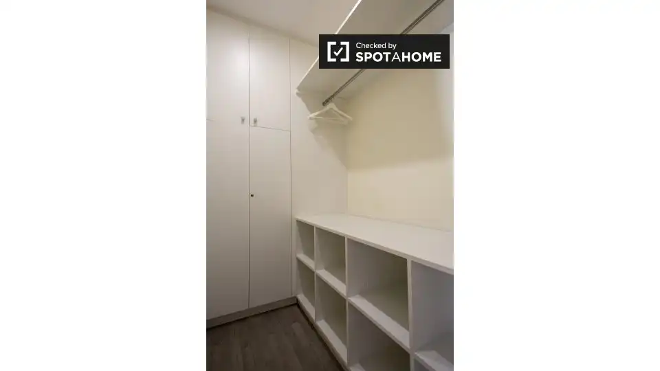 Habitación de Piso de alquiler en Barcelona con Aire acondicionado, Calefacción y Amueblado