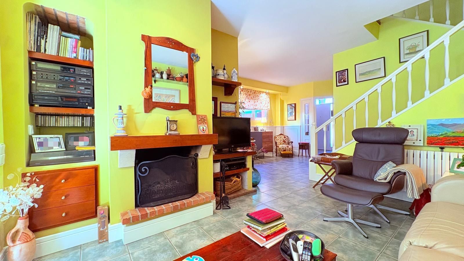 Living room of Single-family semi-detached for sale in Sabadell  with Heating, Terrace and Balcony