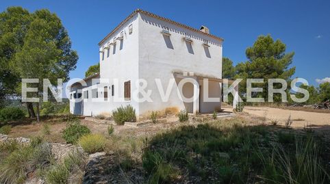Oportunidad Única en Requena Utiel! Venta de Finca Rústica de 150 Hectáreas!
