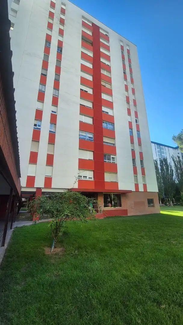 Vista exterior de Piso en venta en Laguna de Duero con Calefacción y Amueblado