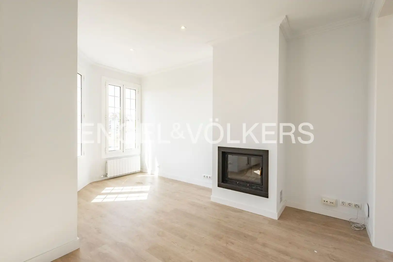 Living room of Flat for sale in  Barcelona Capital  with Air Conditioner, Heating and Parquet flooring