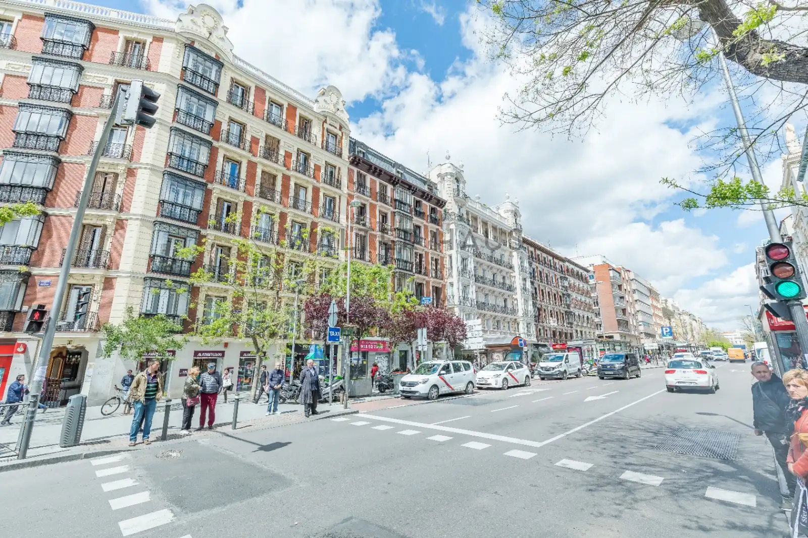 Vista exterior de Pis en venda en Madrid amb Aire condicionat, Moblat i Forn