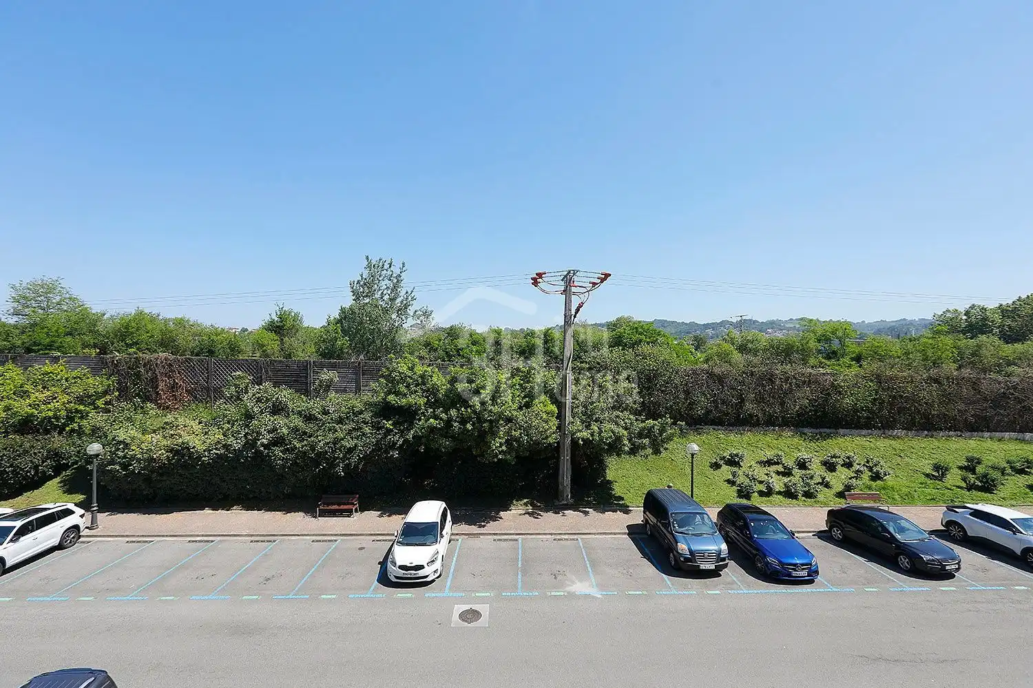 Aparcament de Pis en venda en Irun  amb Calefacció, Terrassa i Traster