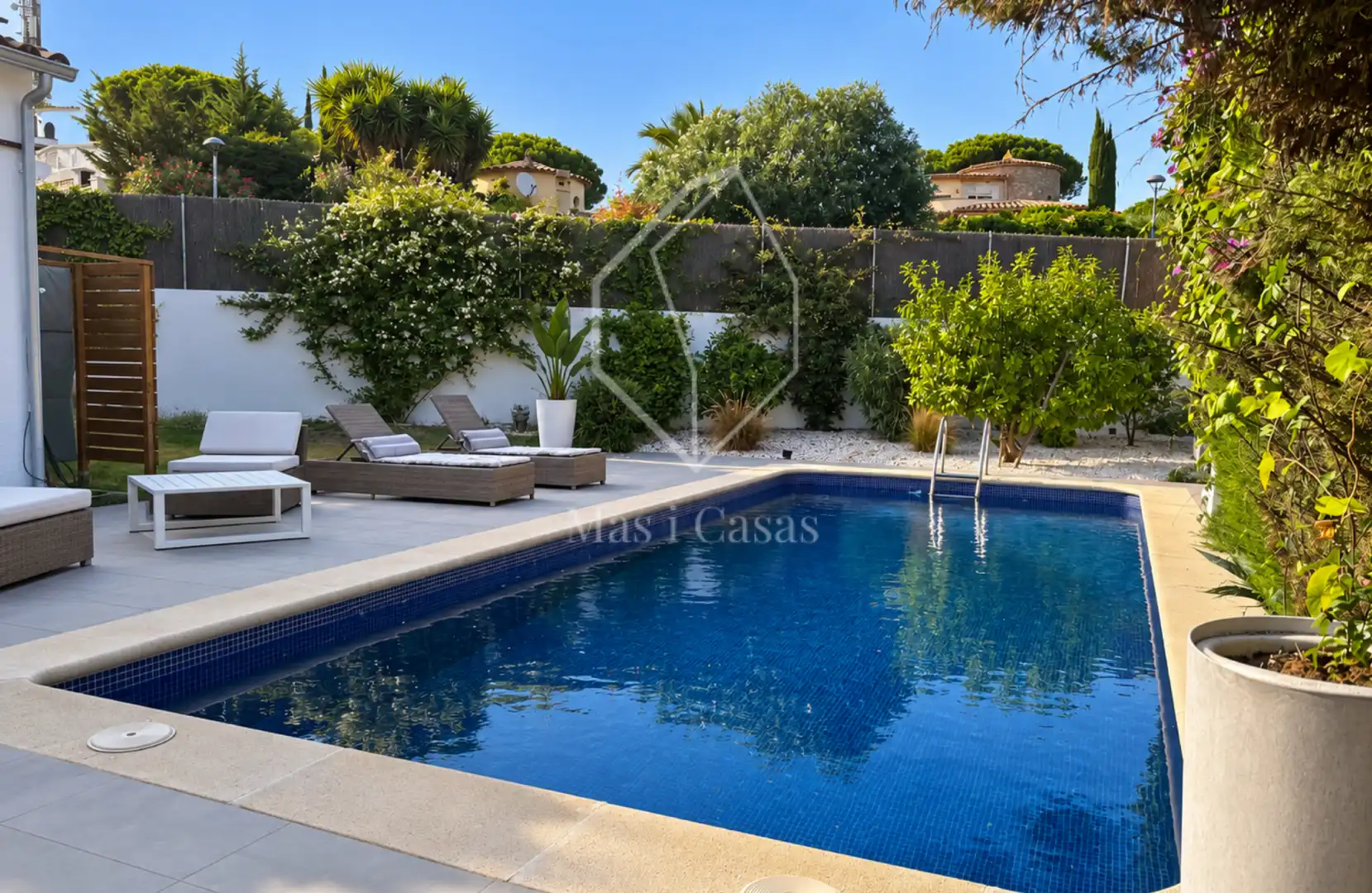 Casa amb piscina en venda a Passatge Vall de Bianya 21, imagen 7
