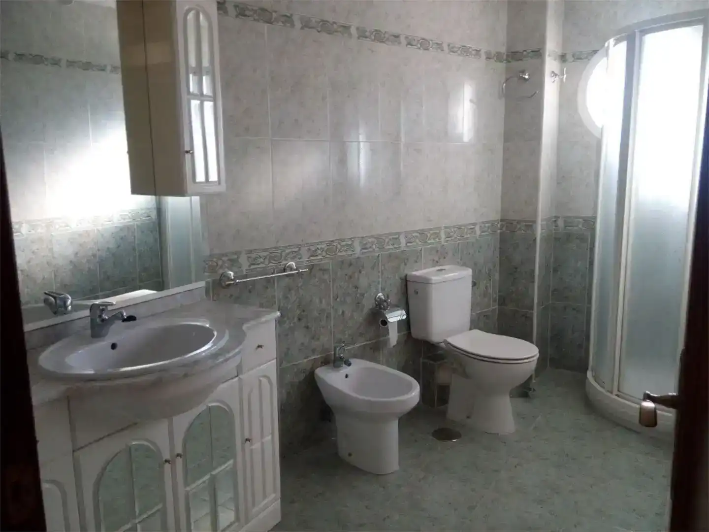 Baño de Piso en venta en Moral de Calatrava con Aire acondicionado, Parquet y Amueblado