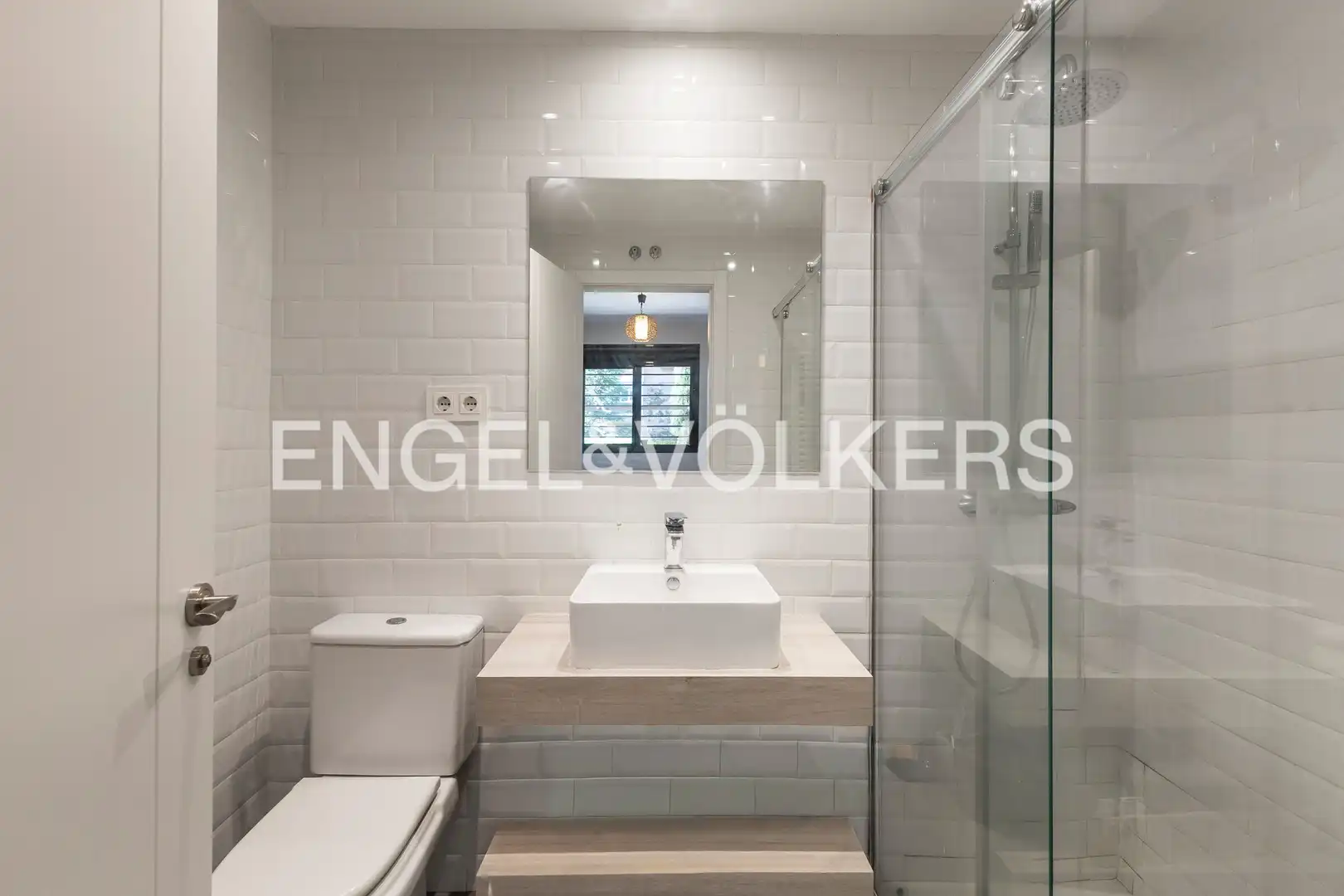 Bathroom of Apartments for sale in Madrid  with Air Conditioner, Heating and Private garden