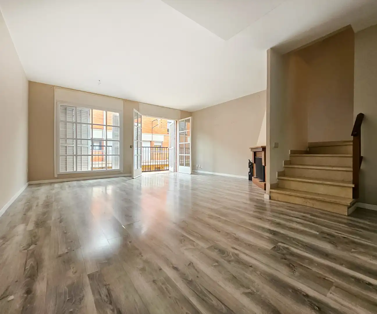 Adosado con terraza en venta en Carrer Viladomat, imagen 3