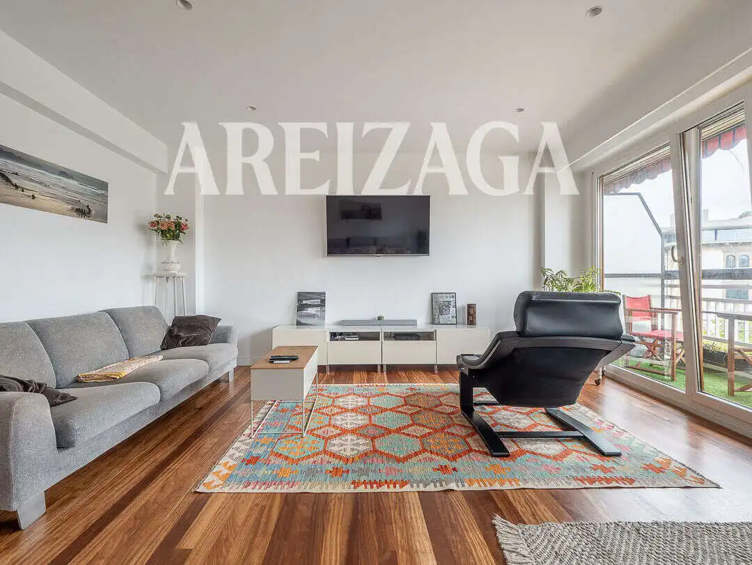 Sala de estar de Piso en venta en Donostia - San Sebastián  con Calefacción y Balcón