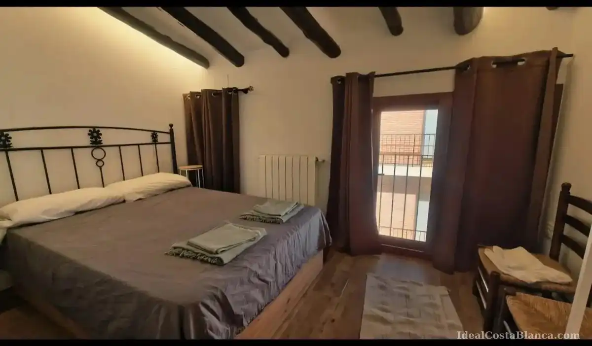 Habitación de Casa adosada en venta en Confrides, Alicante
