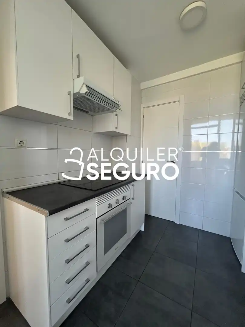 Cuina de Pis de lloguer en Coslada amb Calefacció i Terrassa