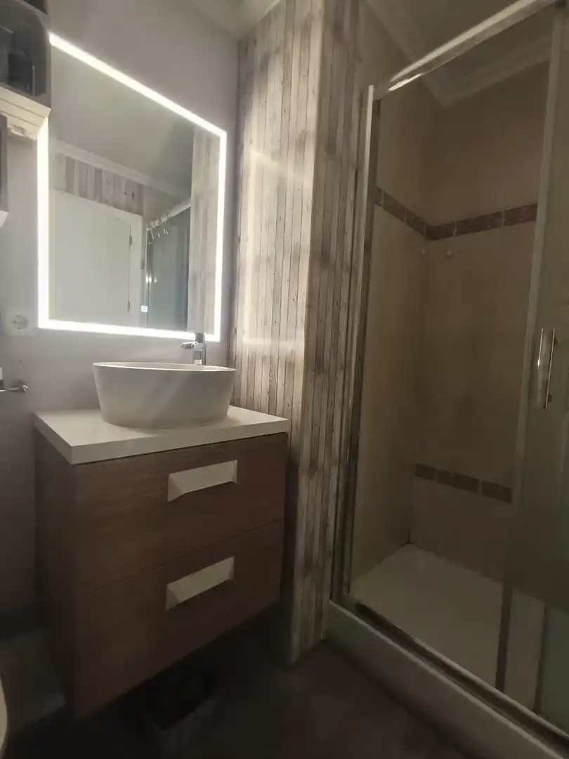 Bathroom of Duplexes for sale in Sevilla  with Air Conditioner and Community pool