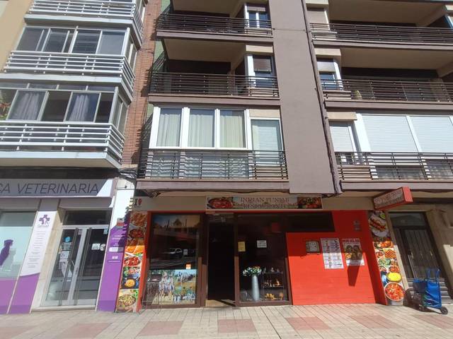 Local comercial en Venta en Avenida Alcalde Miguel Castaño, 31 en San Claudio - La Chantría