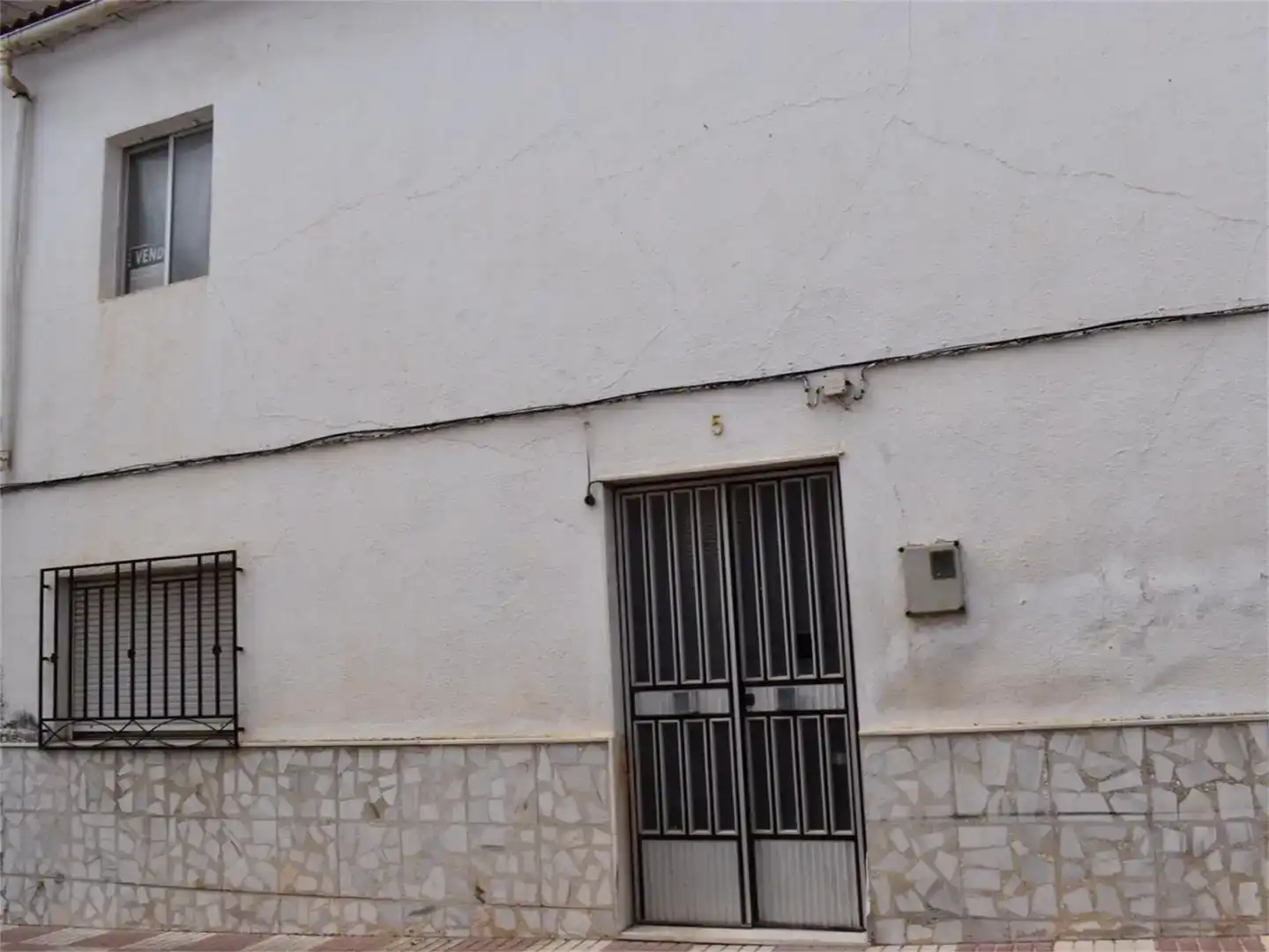 Vista exterior de Pis en venda en Villatorres amb Traster i Balcó