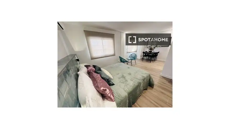 Bedroom of Study for share in El Campello  with Air Conditioner, Terrace and Furnished