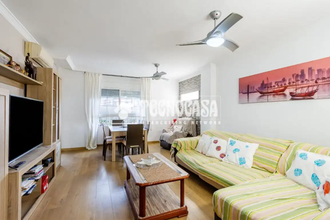 Sala de estar de Piso en venta en Vélez-Málaga con Aire acondicionado, Calefacción y Balcón