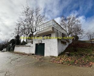 Vista exterior de Casa o xalet en venda en Alba de Tormes amb Piscina