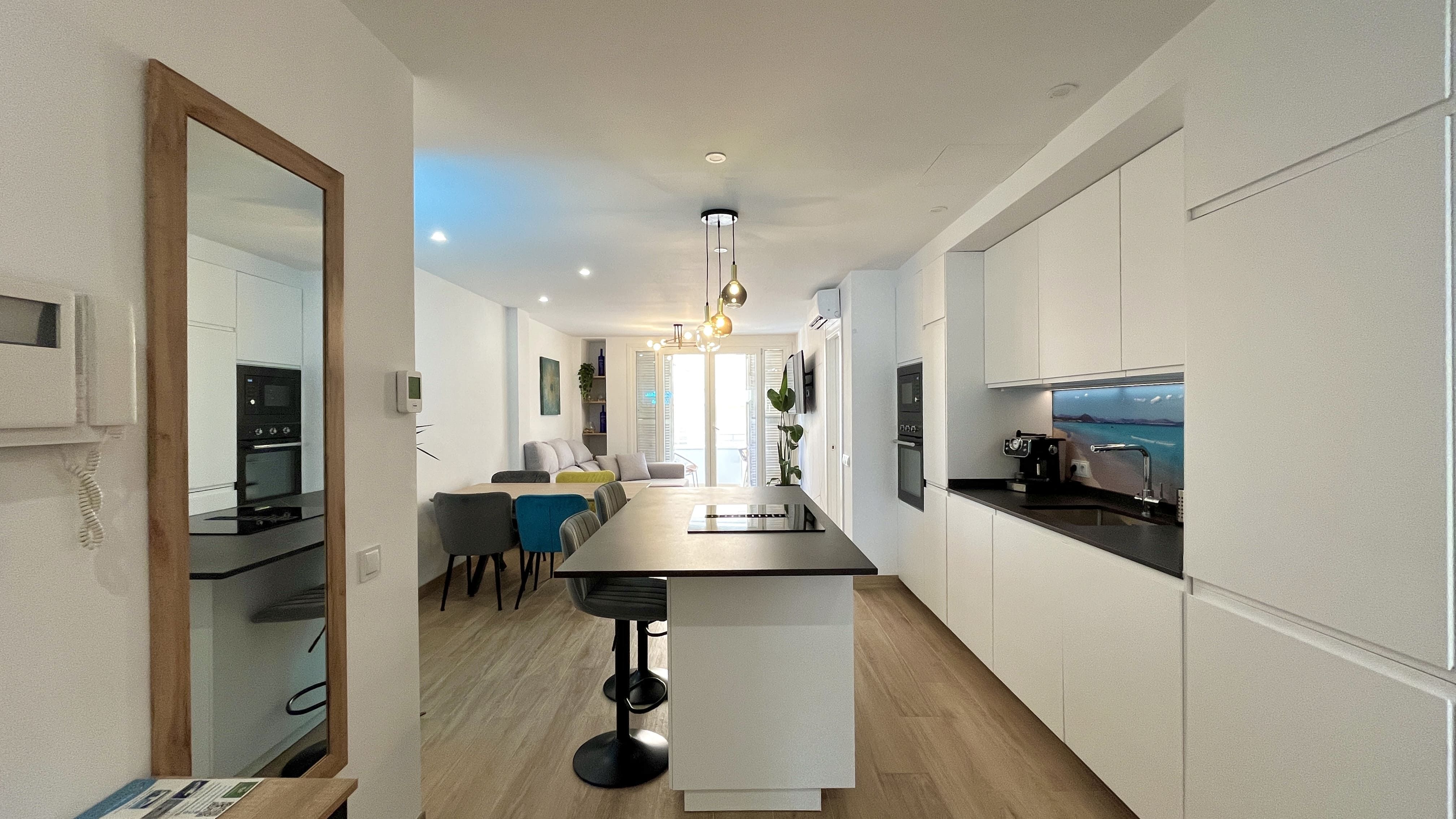 Cuina de Apartament de lloguer en Alcúdia amb Aire condicionat i Moblat