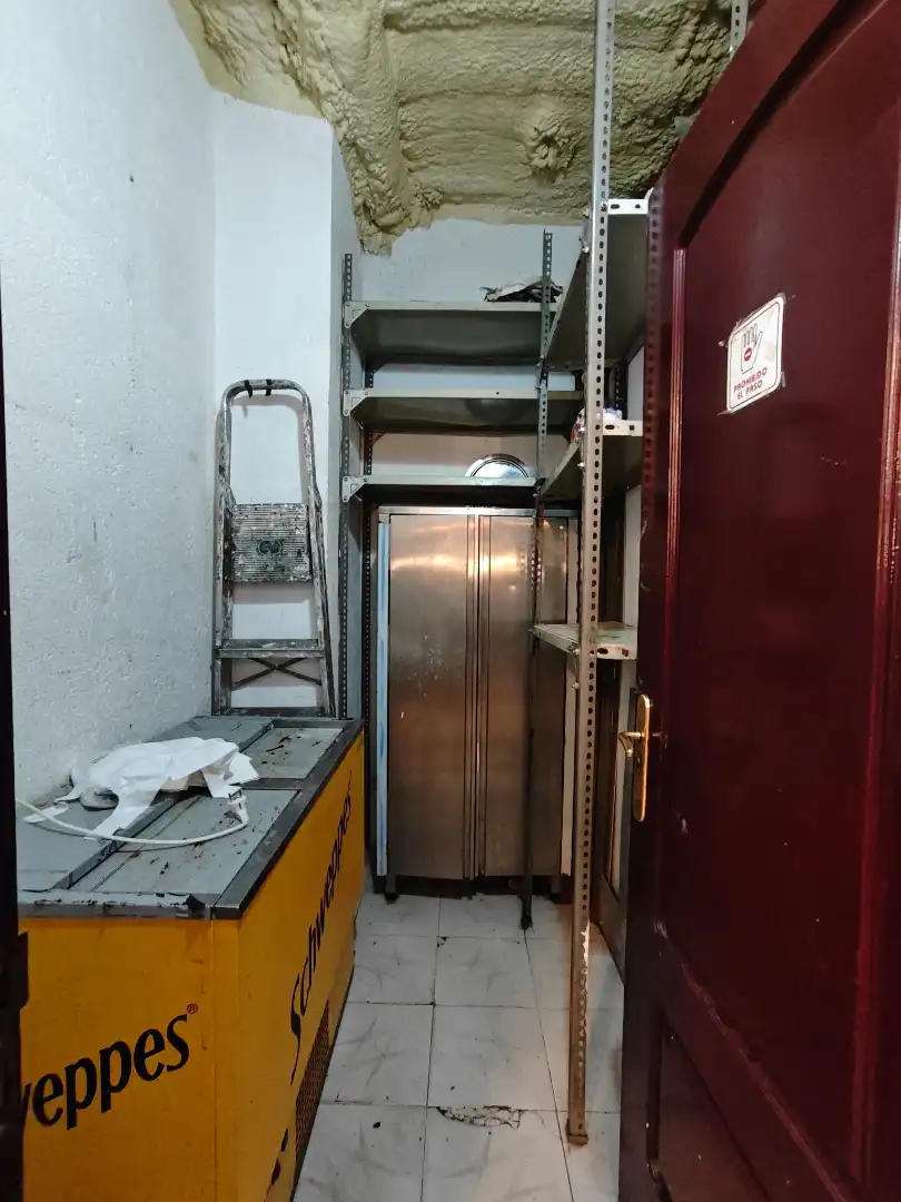 Cocina de Local en venta en Madrid con Aire acondicionado, Calefacción y Amueblado
