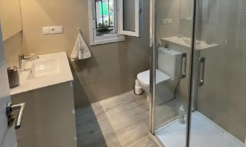Bathroom of Houses for sale in Plasencia  with Heating, Terrace and Furnished
