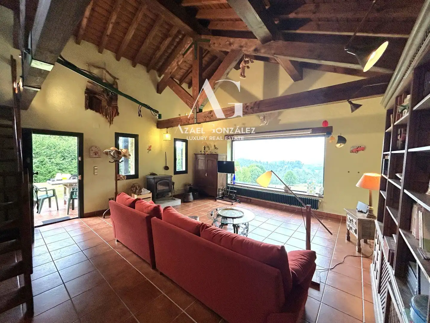 Sala d'estar de Casa o xalet en venda en Entrambasaguas amb Calefacció, Jardí privat i Traster
