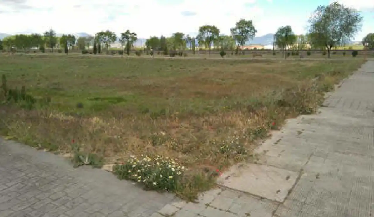 Terreny residencial en venda a Calle Clara Campoamor