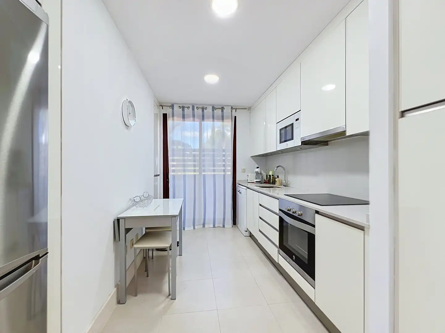 Cuina de Apartament en venda en Benahavís amb Aire condicionat i Terrassa