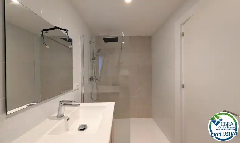 Bathroom of Apartments for sale in Portbou