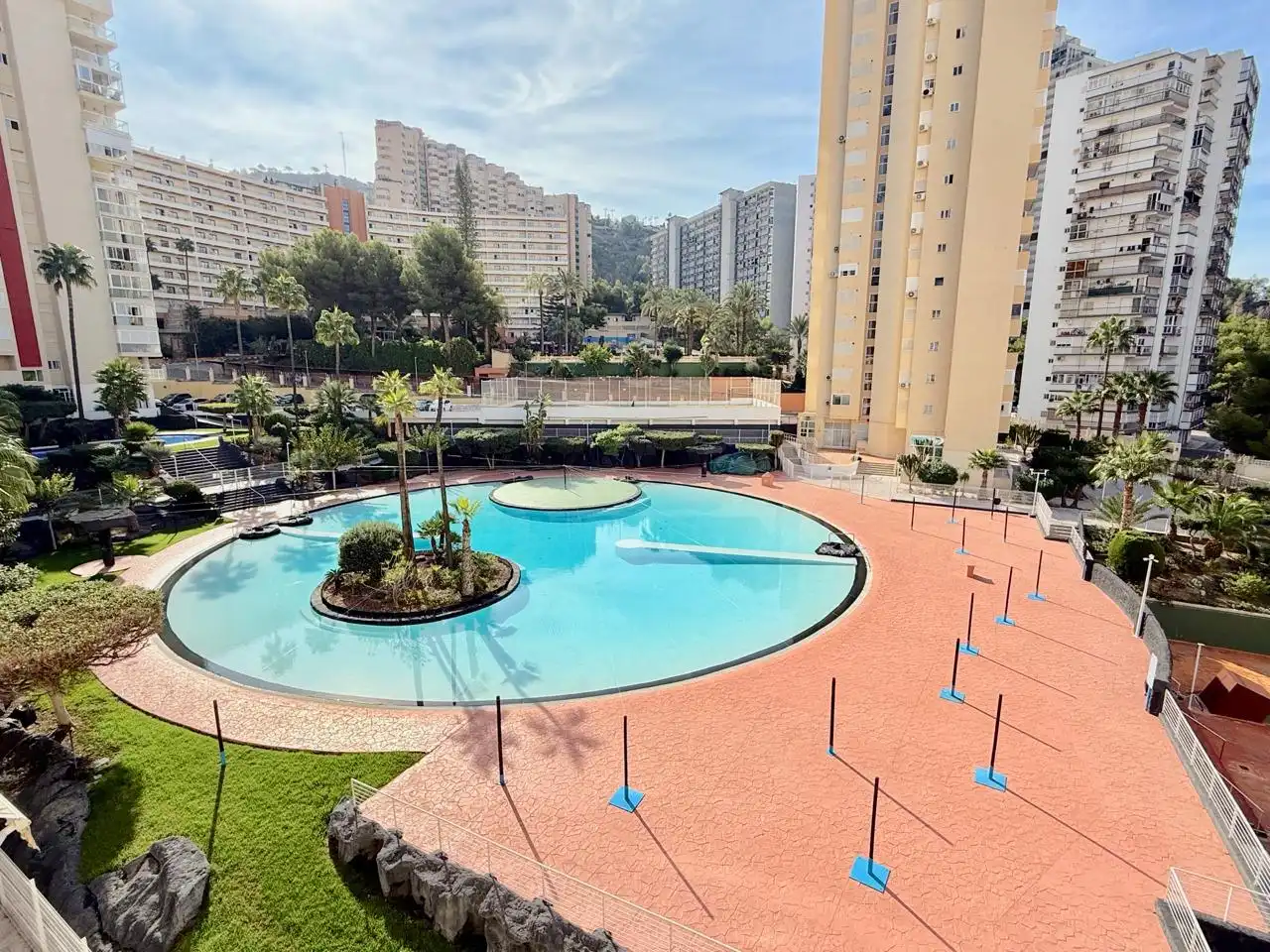Apartament amb piscina en venda a Calle de Londres, imagen 2