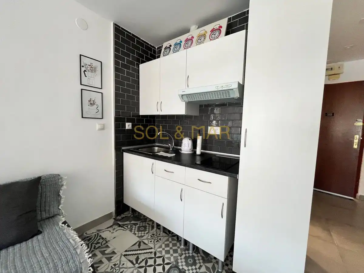 Küche von Wohnung zur Miete in Torremolinos mit Klimaanlage und Abstellraum