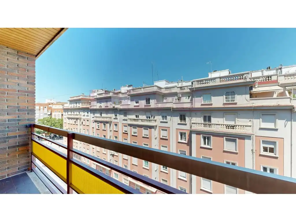 Vista exterior de Piso en venta en Valencia