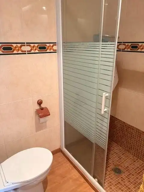 Baño de Piso en venta en Valencia con Aire acondicionado, Calefacción y Amueblado