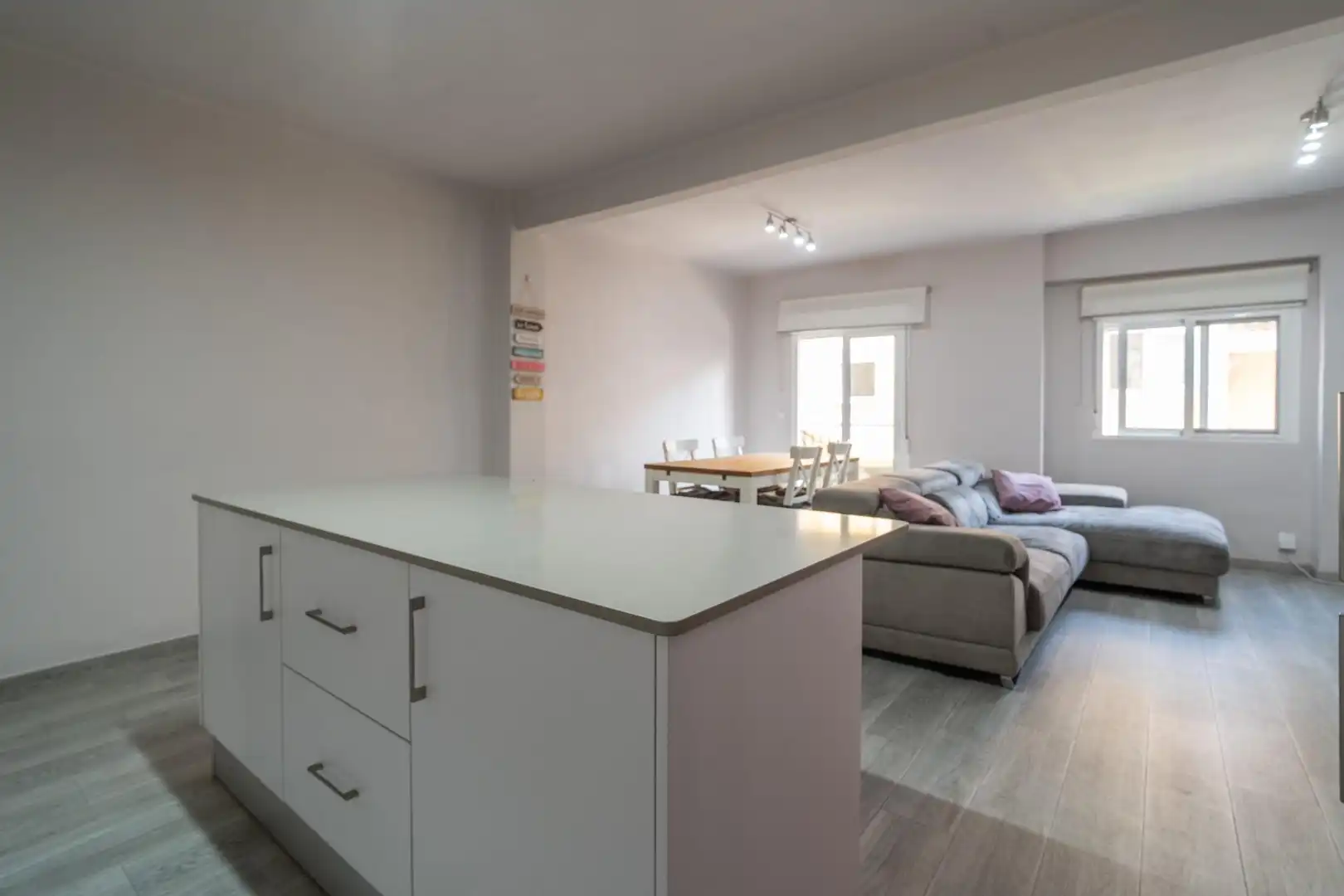 Kitchen of Flat for sale in Silla  with Air Conditioner and Balcony