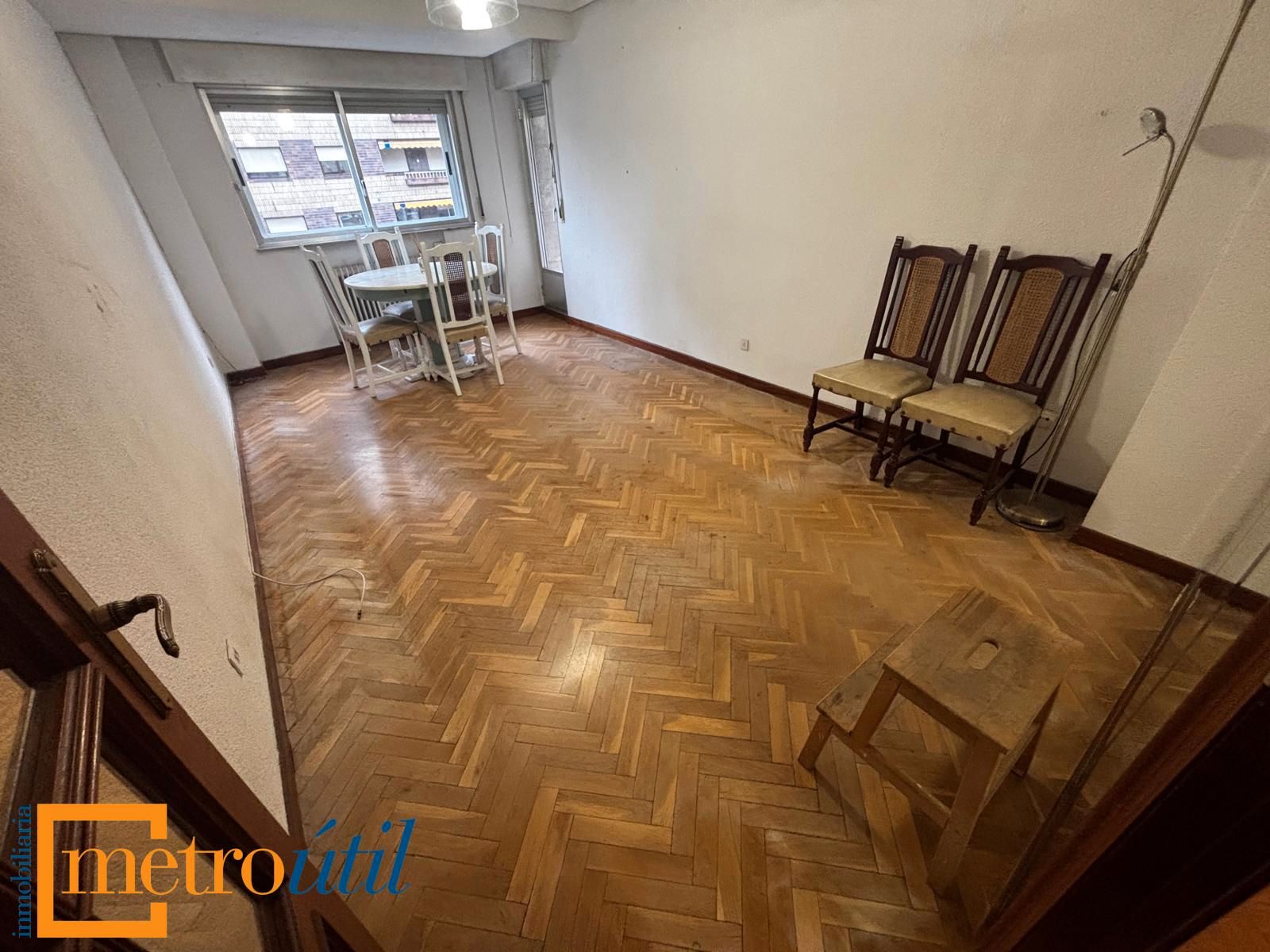 Sala d'estar de Pis en venda en Salamanca Capital amb Calefacció, Parquet i Balcó