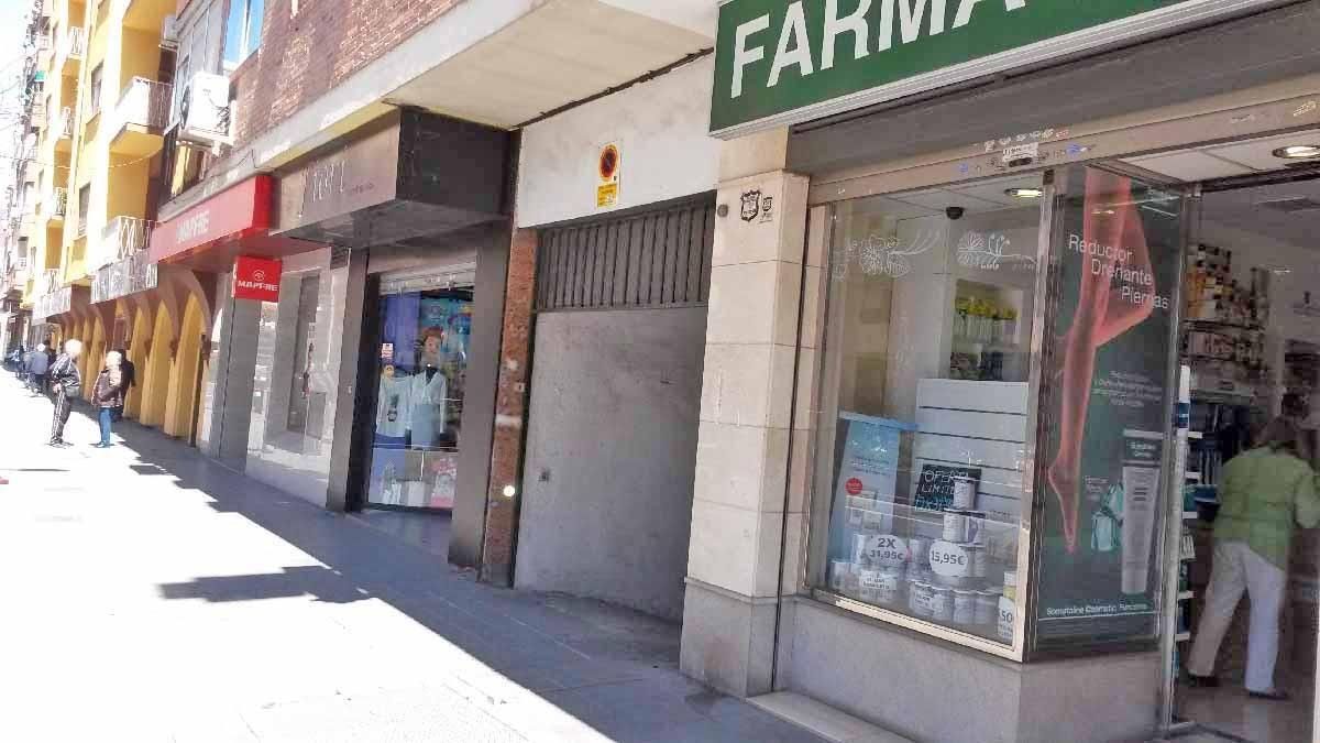 Garage to rent in  Granada Capital