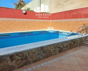 Swimming pool of House or chalet for sale in  Jaén Capital  with Air Conditioner and Swimming Pool