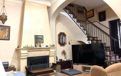 Living room of Single-family semi-detached for sale in  Sevilla Capital  with Air Conditioner, Terrace and Storage room