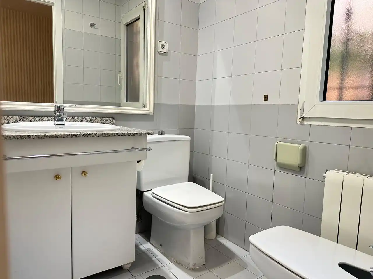 Bany de Planta baixa de lloguer en Madrid amb Calefacció