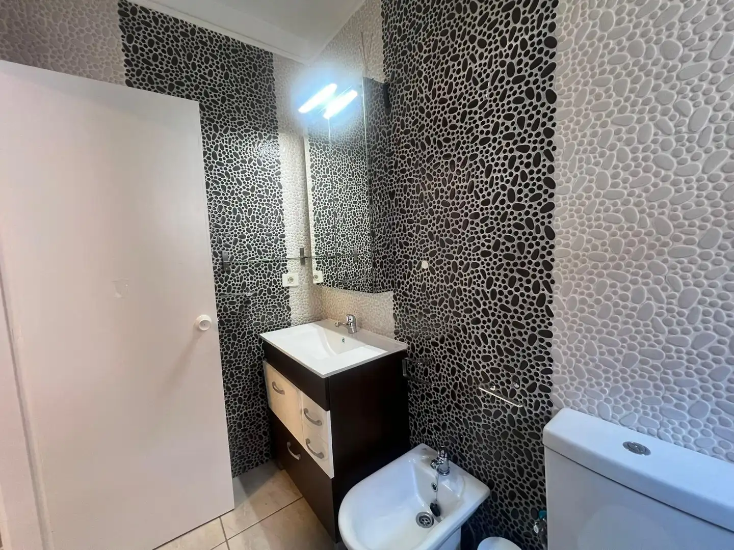 Badezimmer von Einfamilien-Reihenhaus zum Verkauf in San Bartolomé de Tirajana mit Klimaanlage, Terrasse und Abstellraum