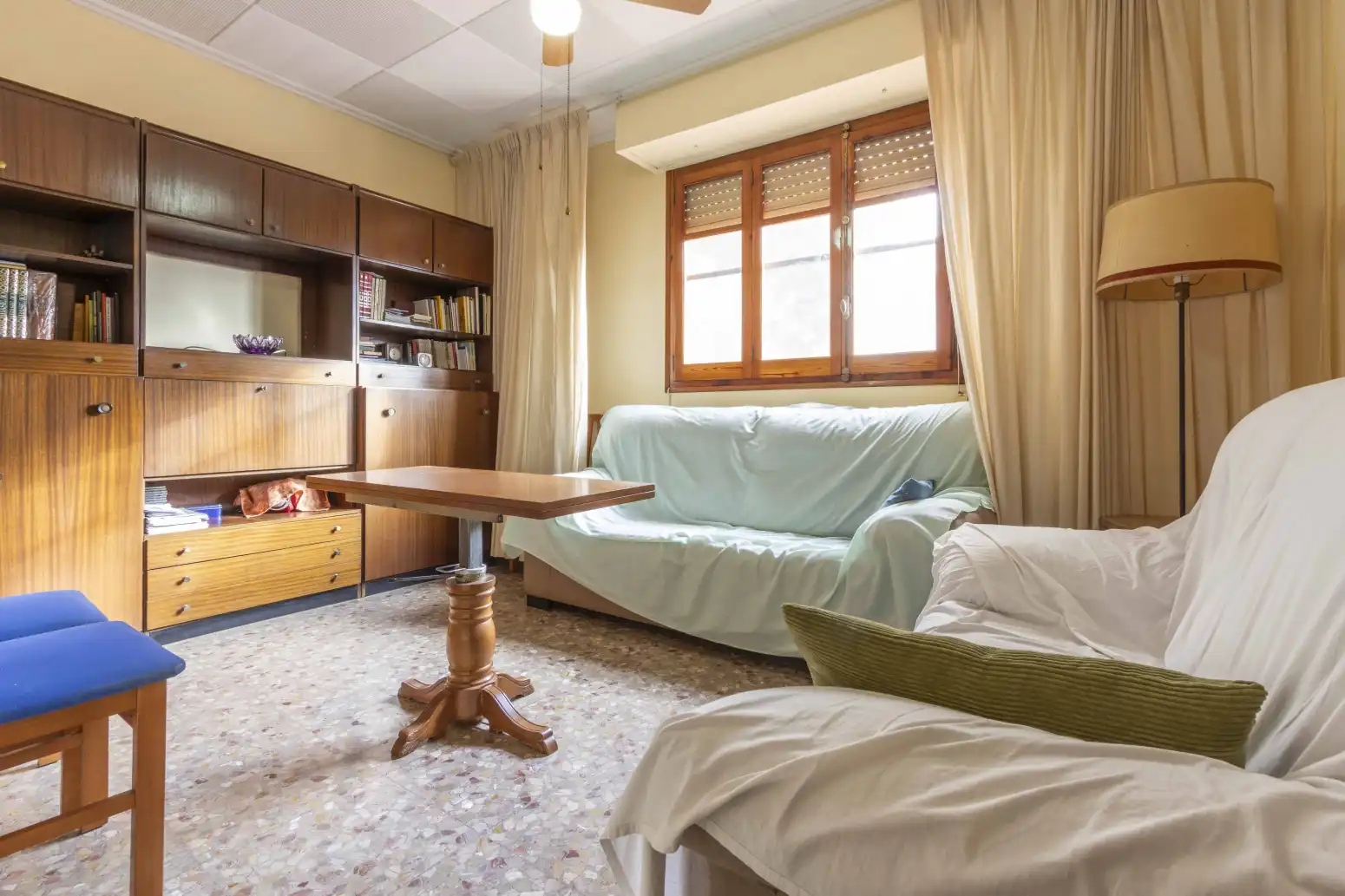 Habitación de Piso en venta en Alfara del Patriarca con Terraza y Balcón
