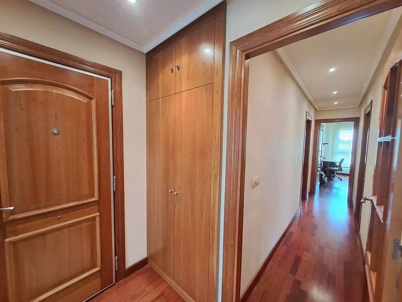 Flat for sale in Calle Sahagún, Universidad - Las Huelgas