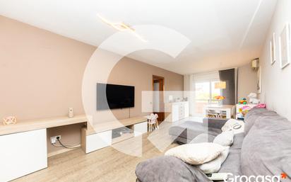 Living room of Flat for sale in Viladecans  with Air Conditioner, Oven and Balcony