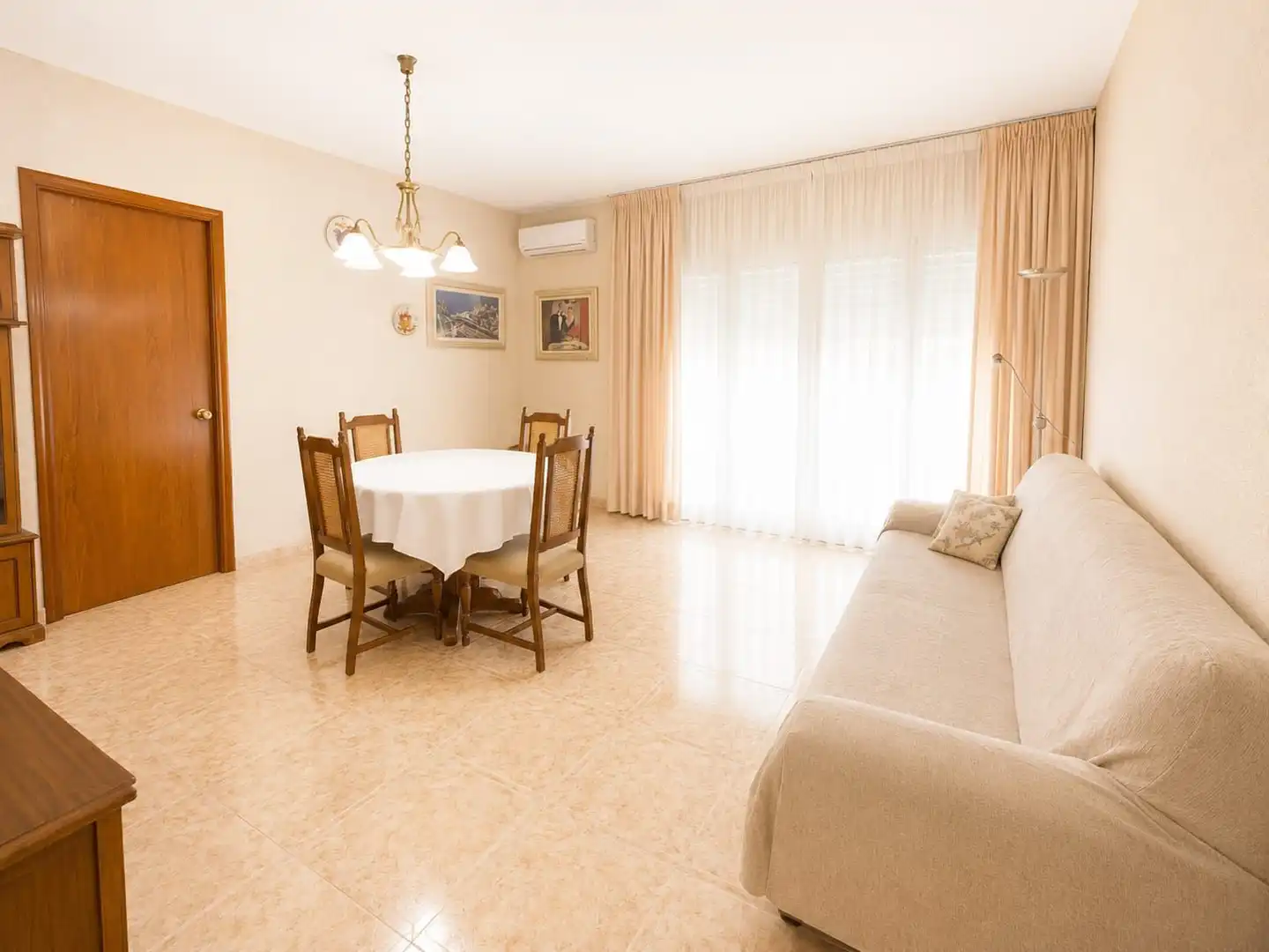 Sala de estar de Casa o chalet en venta en Llorenç del Penedès con Jardín privado y Amueblado