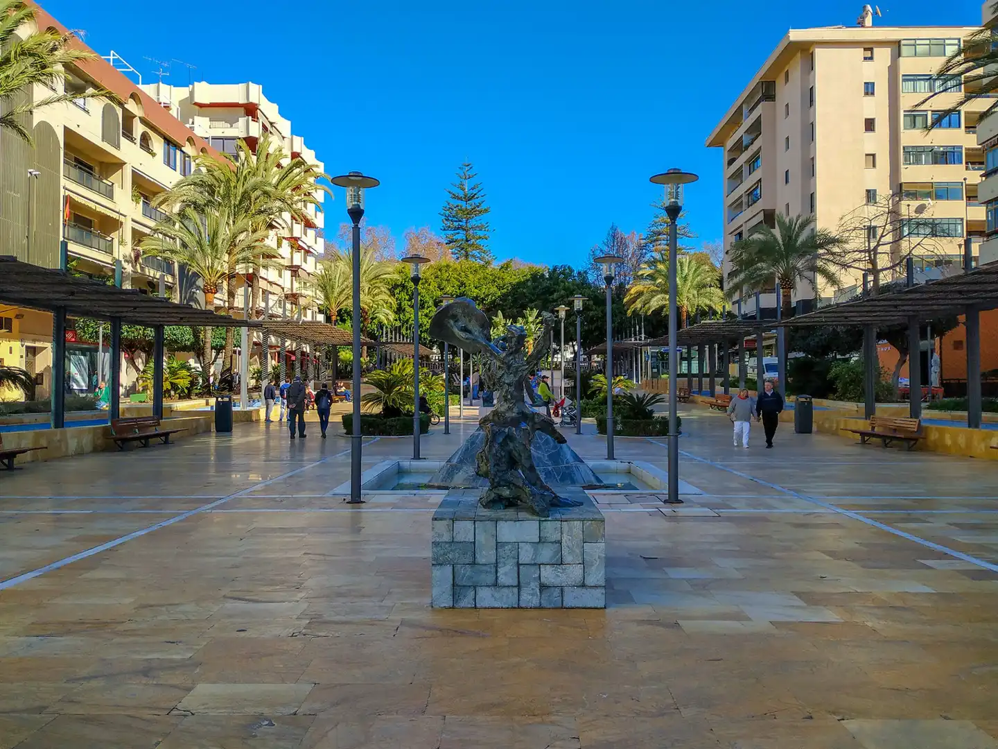 Außenansicht von Geschaftsraum zur Miete in Marbella mit Alarm