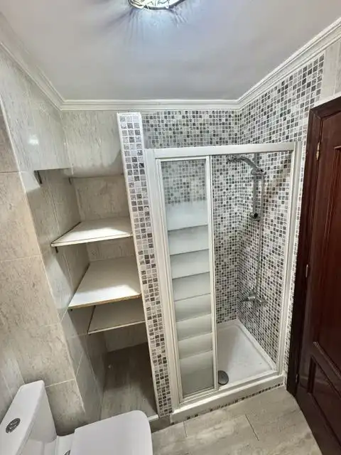 Baño de Piso en venta en Sevilla con Aire acondicionado