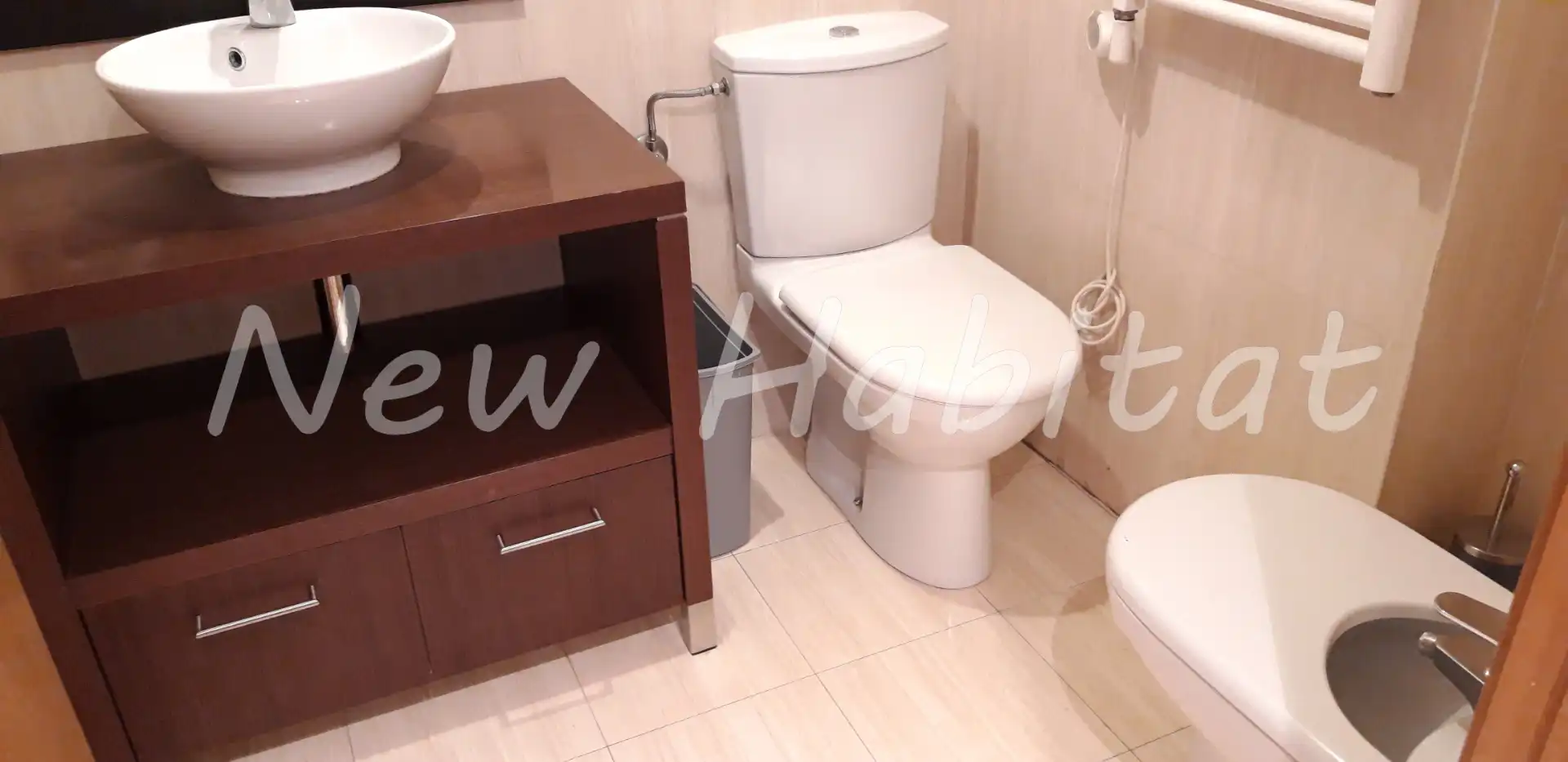 Baño de Piso en venta en Castellón de la Plana / Castelló de la Plana con Aire acondicionado, Trastero y Piscina comunitaria