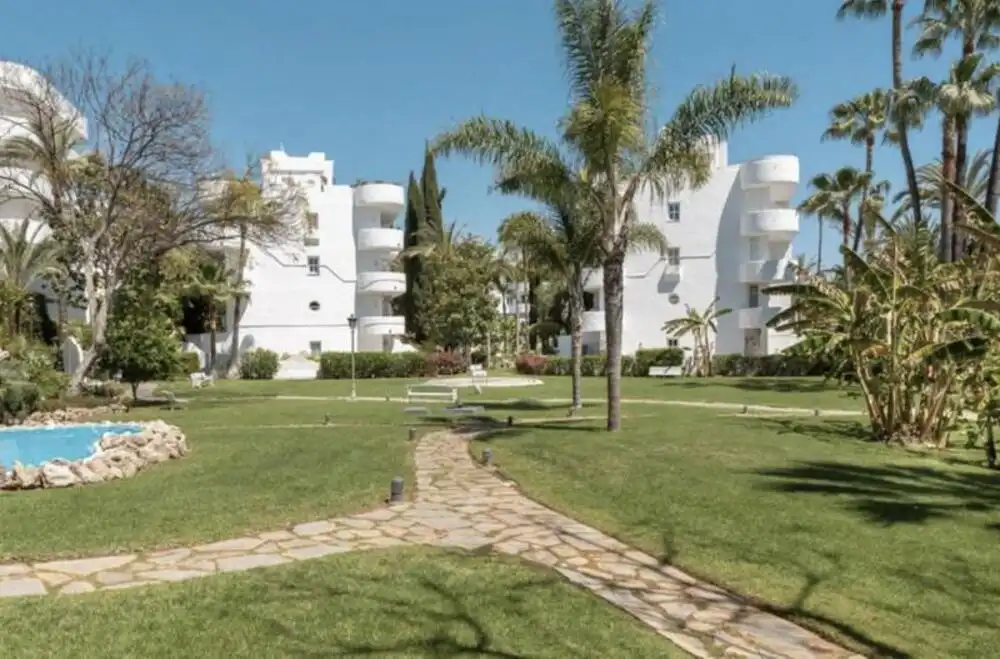 Vista exterior de Planta baixa de lloguer en Marbella amb Aire condicionat, Terrassa i Traster